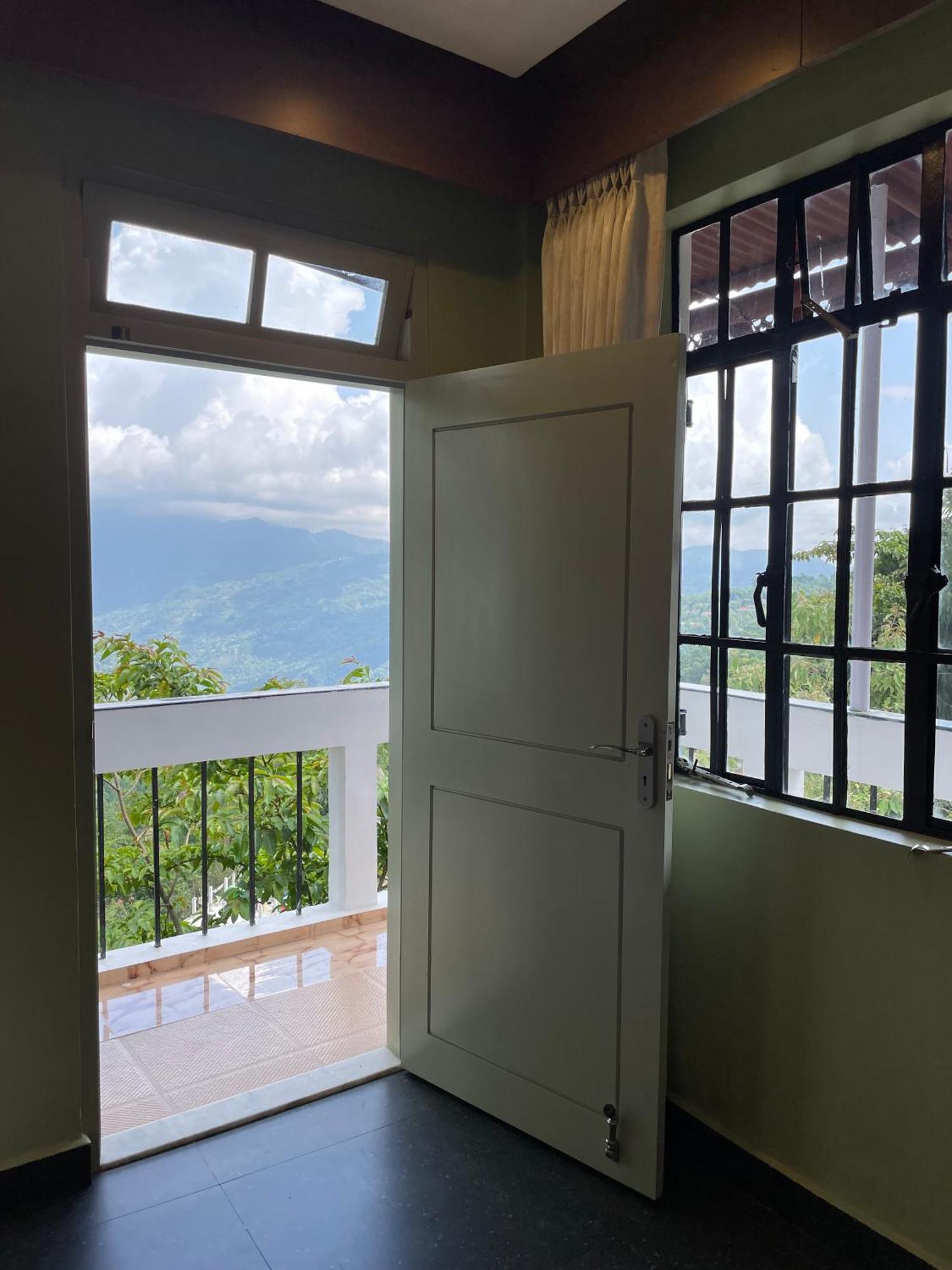 The Gingko Eyrie Apartment Kalimpong Bagian luar foto